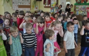 1367920744_0_grupa-taneczna-z-wizyta-w-przedszkolu-